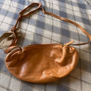 Vilenca Holland Tan Studded handbag